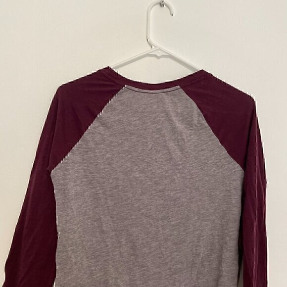PINK VS VICTORIAS SECRET Gray Burgundy Maroon Colorblock 3/4 Sleeve Baseball Tee - Picture 11 of 12
